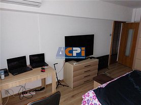 Apartament de vânzare 3 camere, în Bacău, zona Central