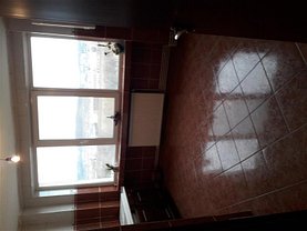 Apartament de închiriat 3 camere, în Sfantu Gheorghe, zona Garii