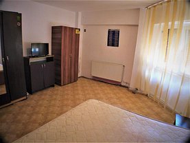 Apartament de închiriat 3 camere, în Bacău, zona Nord