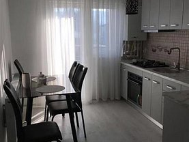 Apartament de vânzare 2 camere, în Bistriţa, zona Central