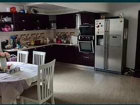 Apartament de închiriat 3 camere, în Bistriţa, zona Central