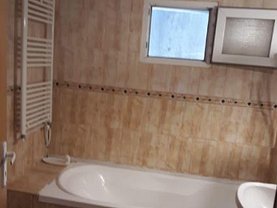 Apartament de închiriat 3 camere în Bacau, Central