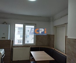 Apartament de închiriat 3 camere, în Bacău, zona Zimbru
