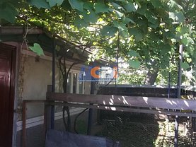 Casa de vânzare 3 camere, în Bacău, zona CFR