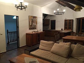 Casa de închiriat 10 camere, în Bacău, zona Central