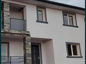Casa de vânzare 5 camere, în Bistriţa, zona Central