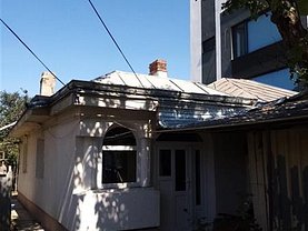 Casa de vânzare 3 camere, în Bacău, zona Central