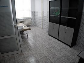 Vânzare spaţiu comercial