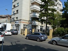 Vânzare spaţiu comercial