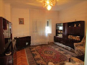 Casa de vânzare sau de închiriat 3 camere, în Sibiu, zona Piaţa Cluj