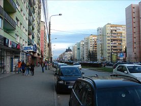 Închiriere spaţiu comercial