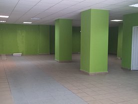 Vânzare spaţiu comercial