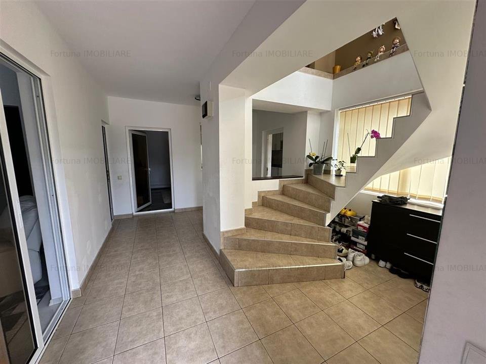 Anunt vanzare casa cu etaj in zona linistita