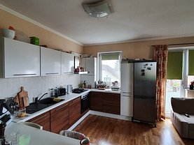 Apartament de vânzare 3 camere, în Braşov, zona Bartolomeu