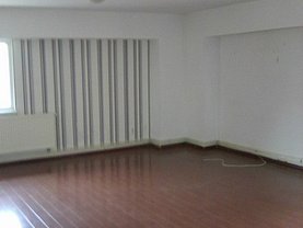 Apartament de vanzare 4 camere, în Brasov, zona Vlahuta