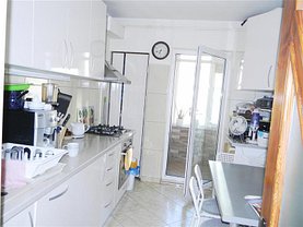 Apartament de vânzare 4 camere, în Brasov, zona Judetean