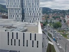 Apartament de închiriat 3 camere, în Braşov, zona Central