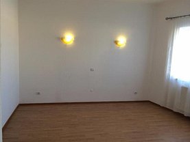 Casa de închiriat 5 camere, în Brasov, zona Darste