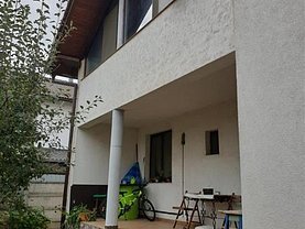 Casa de vânzare 3 camere, în Cristian, zona Central