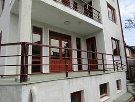 Casa de închiriat 12 camere, în Braşov, zona Griviţei