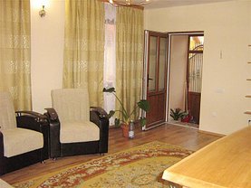Casa de închiriat 5 camere, în Hărman, zona Central