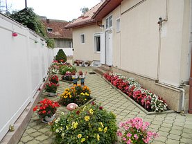 Casa de vânzare sau de închiriat 6 camere, în Braşov, zona Răcădău