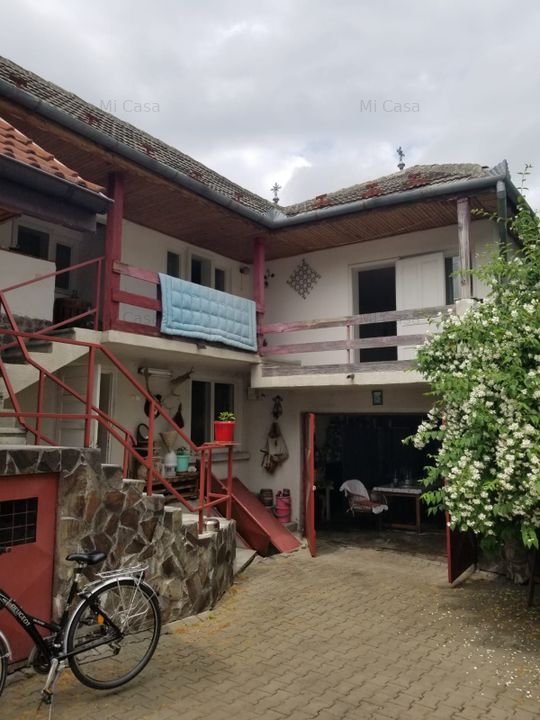 Casa singur in curte Sacele