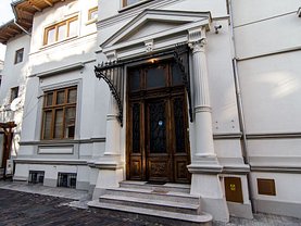 Casa de vânzare 14 camere, în Bucuresti, zona Universitate