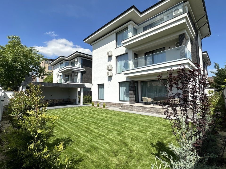 Iancu Nicolae! Vila de lux cu 7 camere / complet mobilata