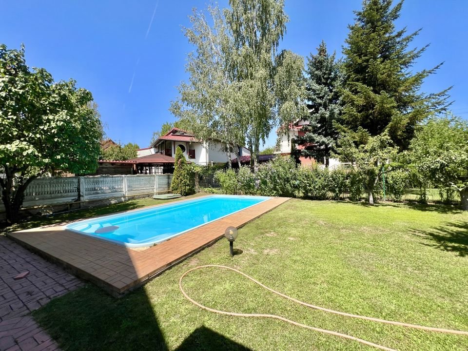 Zona Iancu Nicolae / Vilă cu grădină generoasă şi piscină