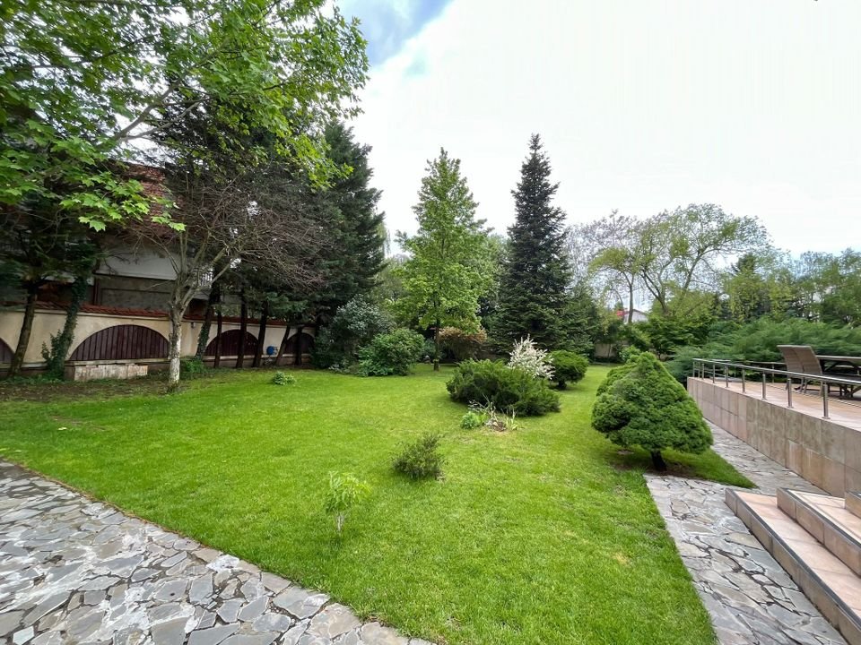 Vila individuală Iancu Nicolae / 2000 mp teren