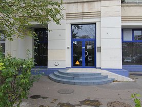Închiriere spaţiu comercial