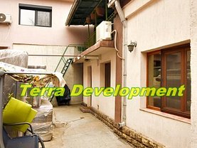 Casa de vanzare 3 camere, în Constanta, zona Capitol