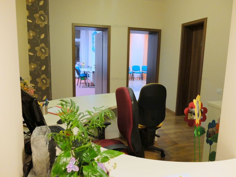Apartament 5 camere in Piata Unirii, decomandat, la parter