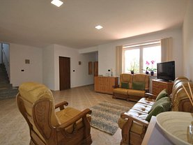 Casa de închiriat 5 camere, în Dumbravita