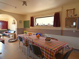 Casa de vânzare 9 camere, în Ghiroda