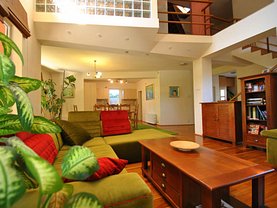 Casa de vânzare 5 camere, în Dumbrăviţa