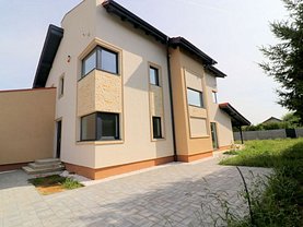 Casa de vânzare 5 camere, în Moşniţa Nouă, zona Central