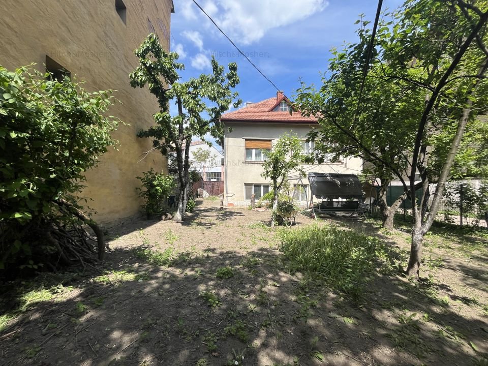 Casă spaţioasă de închiriat în zona centrala - Puctele Cardinalale