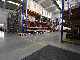 Vânzare spaţiu industrial