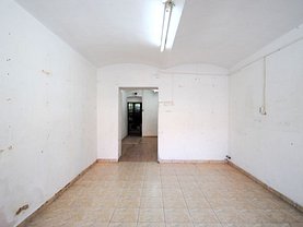 Vânzare spaţiu comercial