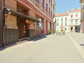 Închiriere spaţiu comercial