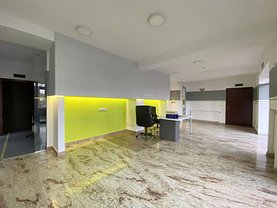 Închiriere spaţiu comercial