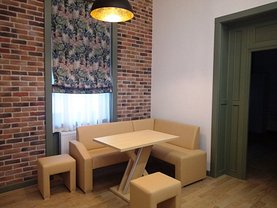 Apartament de închiriat 3 camere, în Cluj-Napoca, zona Ultracentral