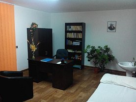 Vânzare spaţiu comercial