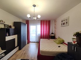 Apartament de vânzare 3 camere, în Cluj-Napoca, zona Între Lacuri