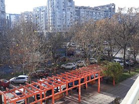 Apartament de închiriat 4 camere, în Bucureşti, zona Unirii