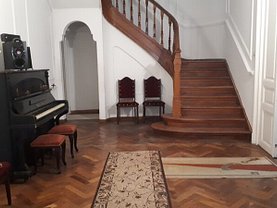 Casa de vânzare 11 camere, în Bucureşti, zona Batistei