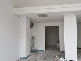 Vânzare spaţiu comercial