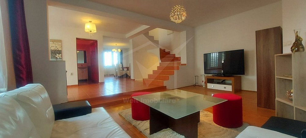 Inchiriere vila 5 camere, anexe, Europa, strada privata - imaginea 0 + 1